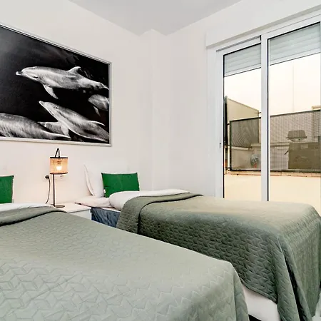 Lcr1- Lovely Ground Floor Apartment, Puerto Banus Apartmán